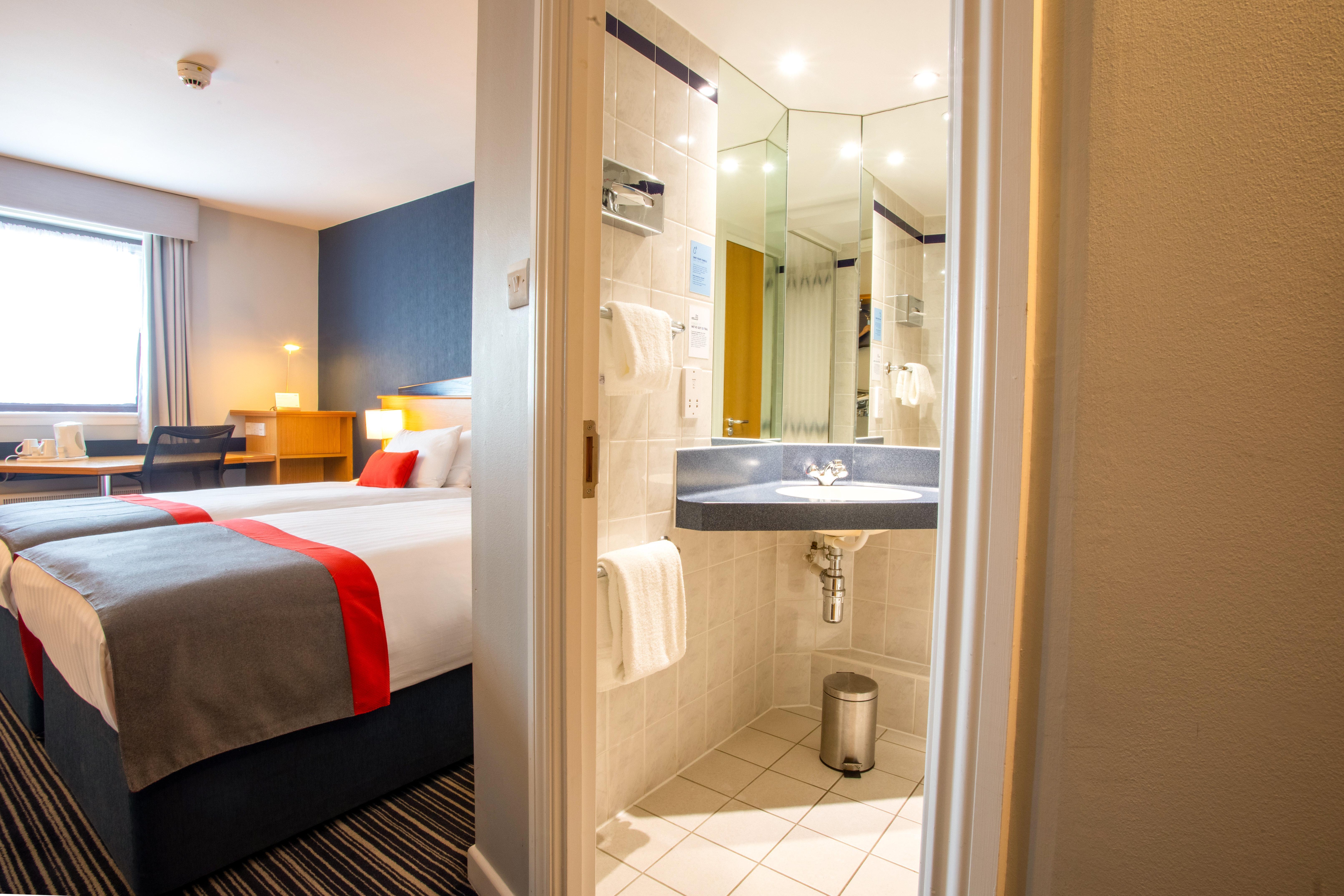Holiday Inn Express Perth, An Ihg Hotel Esterno foto